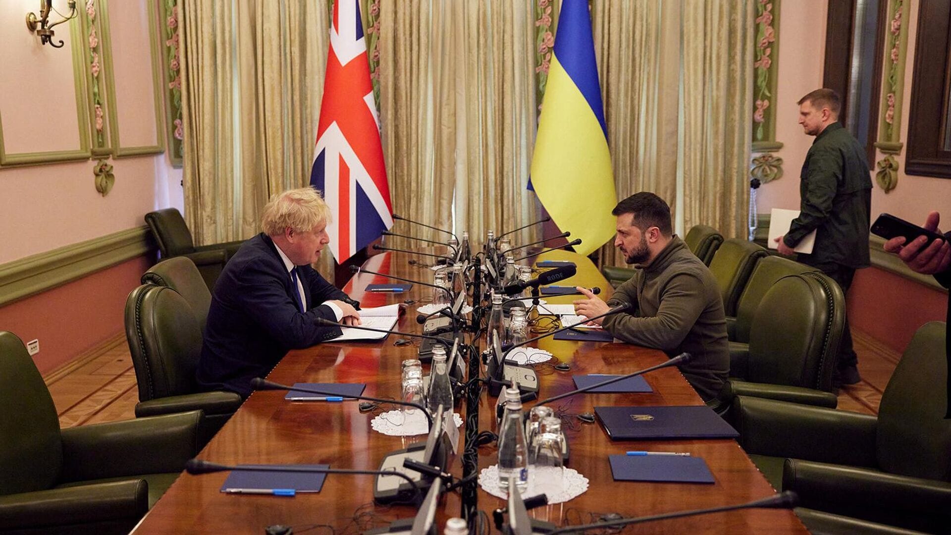 Борис Джонсон предложил начать масштабную программу обучения украинских военнослужащих